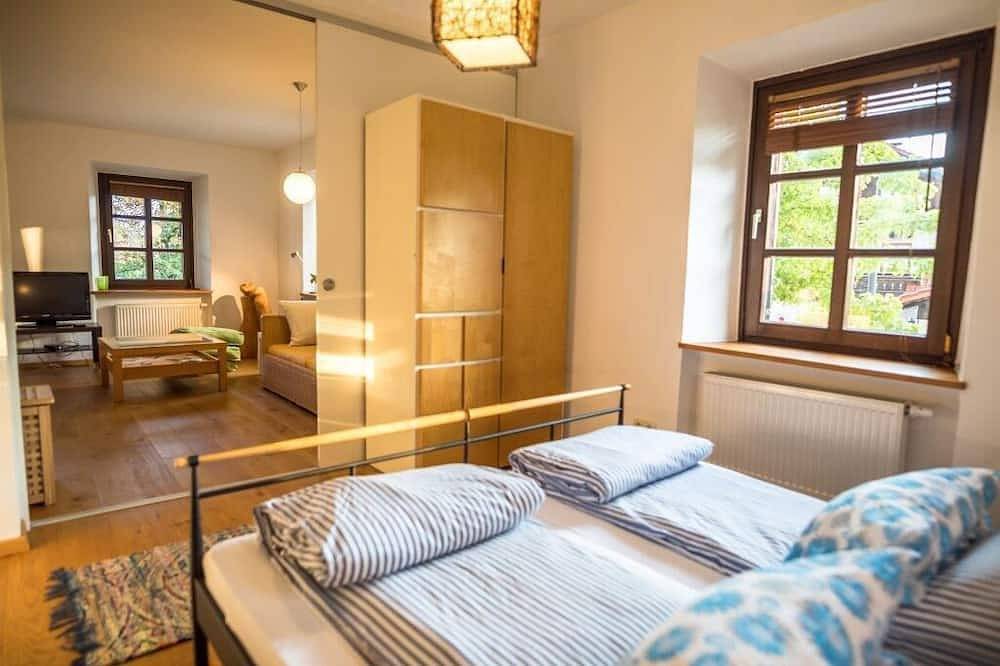 Ganze Wohnung, Gemütliche Ferienwohnung (84 qm) mit Kachelofen und einzigartigem Ambiente in Deggendorf, Ostbayern