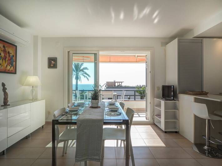 Gîte pour 4 personnes, avec terrasse ainsi que jardin et piscine à Sitges - 3