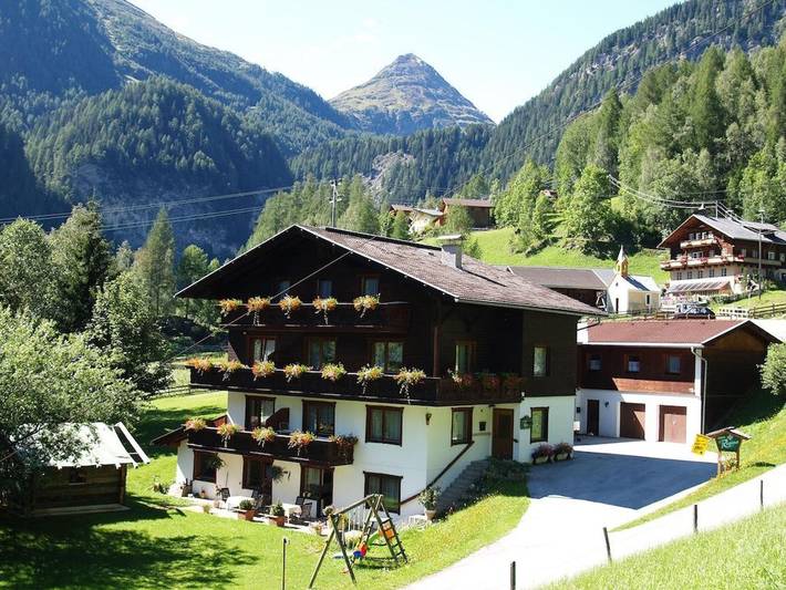 Hütte für 5 Personen, mit Terrasse und Garten in Heiligenblut
