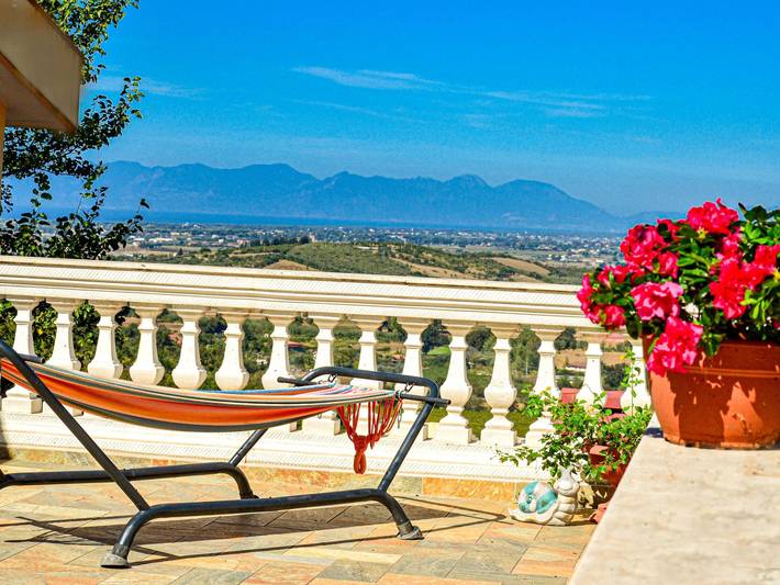 Appartamento per 2 persone, con Terrazza e Giardino nonché Piscina e Panorama a Ogliastro Cilento