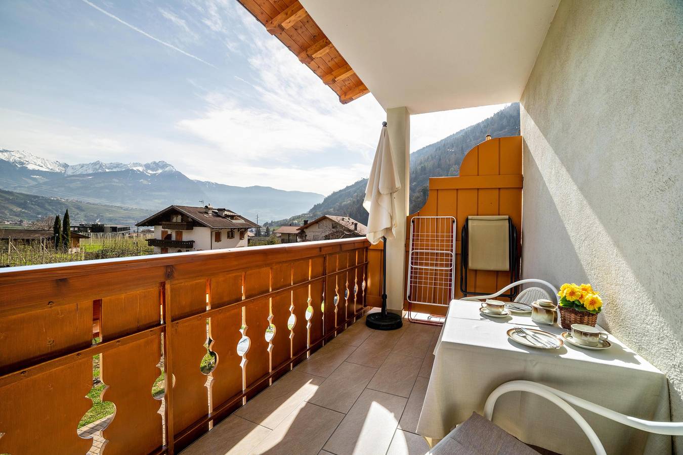 Ganze Wohnung, Ferienwohnung 'Obermoarhof Mutspitze 1' mit Bergblick, Gemeinschaftsgarten und Wlan in Algund, Ortleralpen