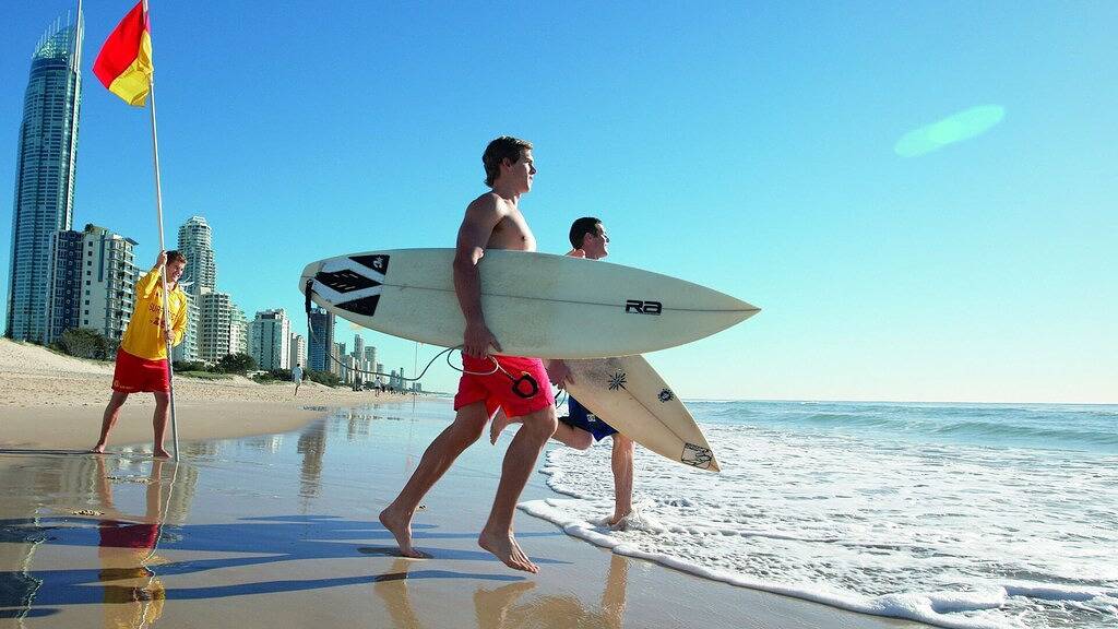Geräumiges Broadwater-Haus mit riesigem privatem Pool und fantastischer Aussicht in Queensland