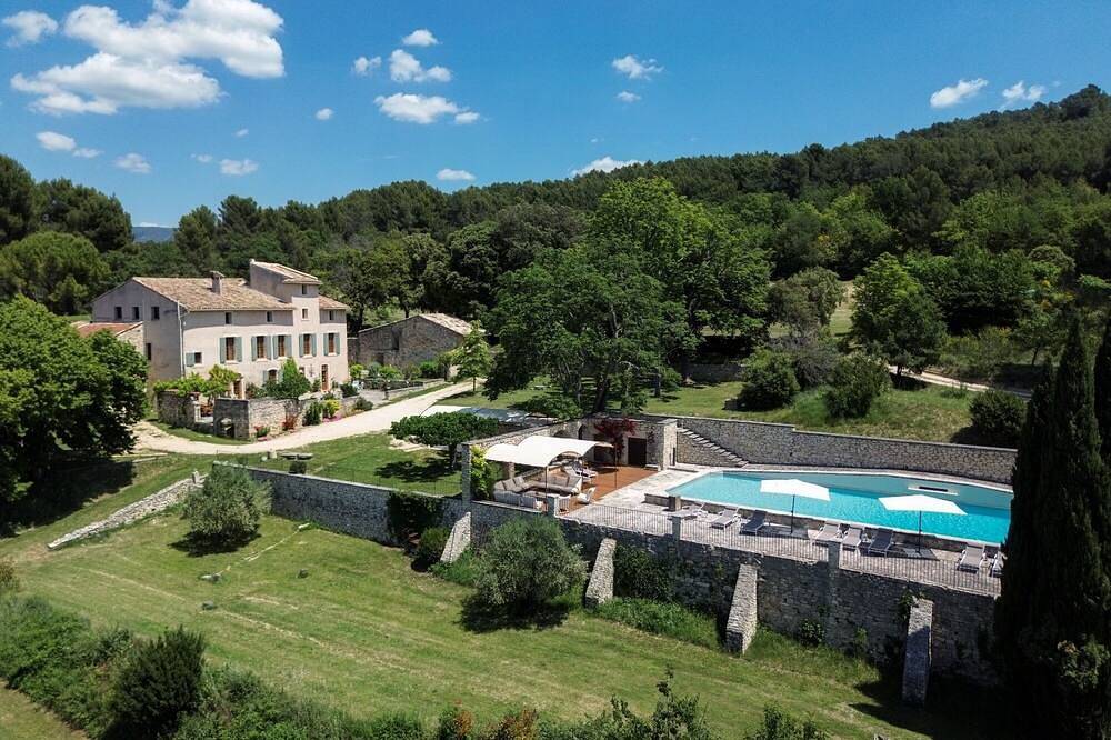 Mas Provencal im Herzen der Provence für bis zu 15 Personen in Villars, Regionaler Naturpark Luberon