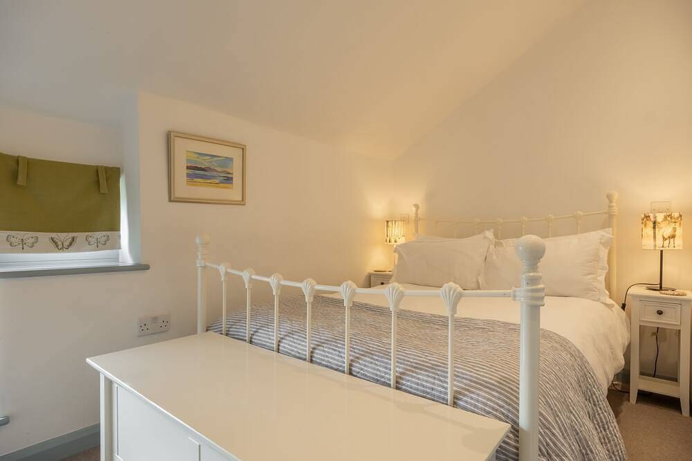 Sutton Cottage, Thornham, Norfolk in Thornham, Norfolk Coast