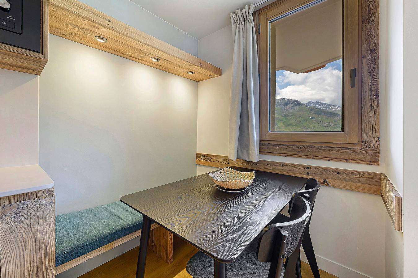 Apartamento entero, Apartamento Le Panorama Des Pistes con vistas a la montaña y balcón in Saint-Martin-de-Belleville, Massif de la Vanoise