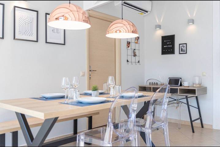 Apartamento vacacional entero, Gregory's loft (100 meters from the beach) in Eubea