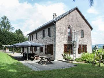 Gîte pour 13 personnes, avec sauna et terrasse, animaux acceptés dans Heyd