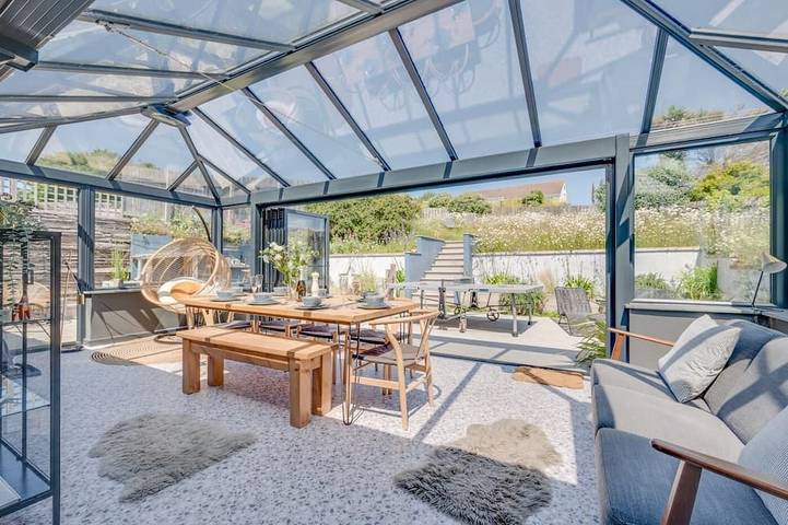 Cottage for 8 people, with garden, with pets in Mawgan Porth