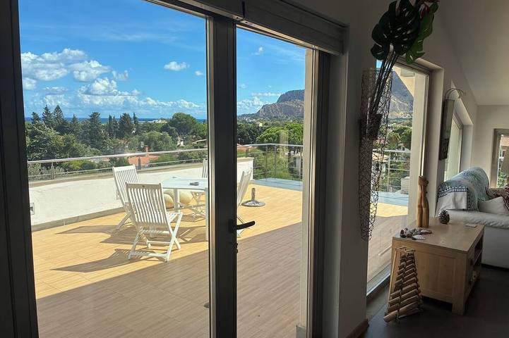 Apartamento entero, Apartamento de Villa Elloise con piscina privada de lujo en Mondello in Mondello, Palermo