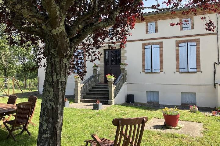 Location de vacances pour 2 personnes, avec Jardin à Villaudric