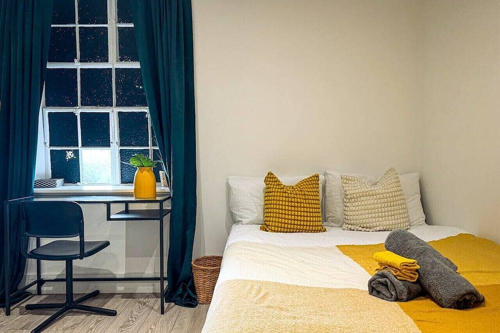 Apartamento entero, Charming 1-Bed Flat | Steps from Maidstone High St in Kent