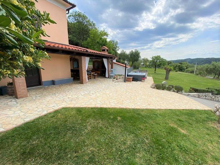 Ferienhaus für 6 Personen, mit Whirlpool und Garten sowie Terrasse auf Rab - 2