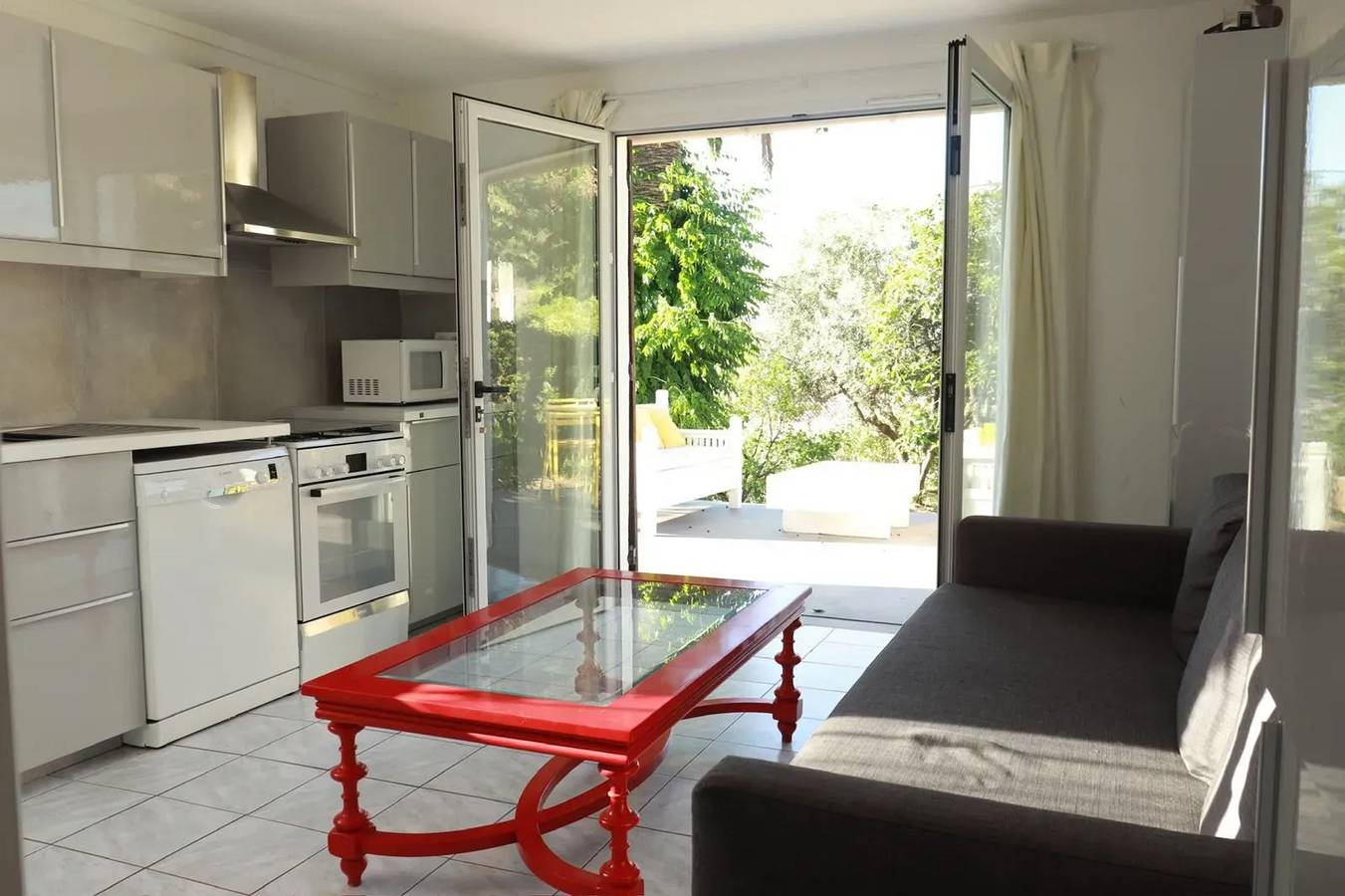 Appartement entier, Cozy studio à Calenzana, 30 m² avec terrasse in Calenzana, Région de Calvi