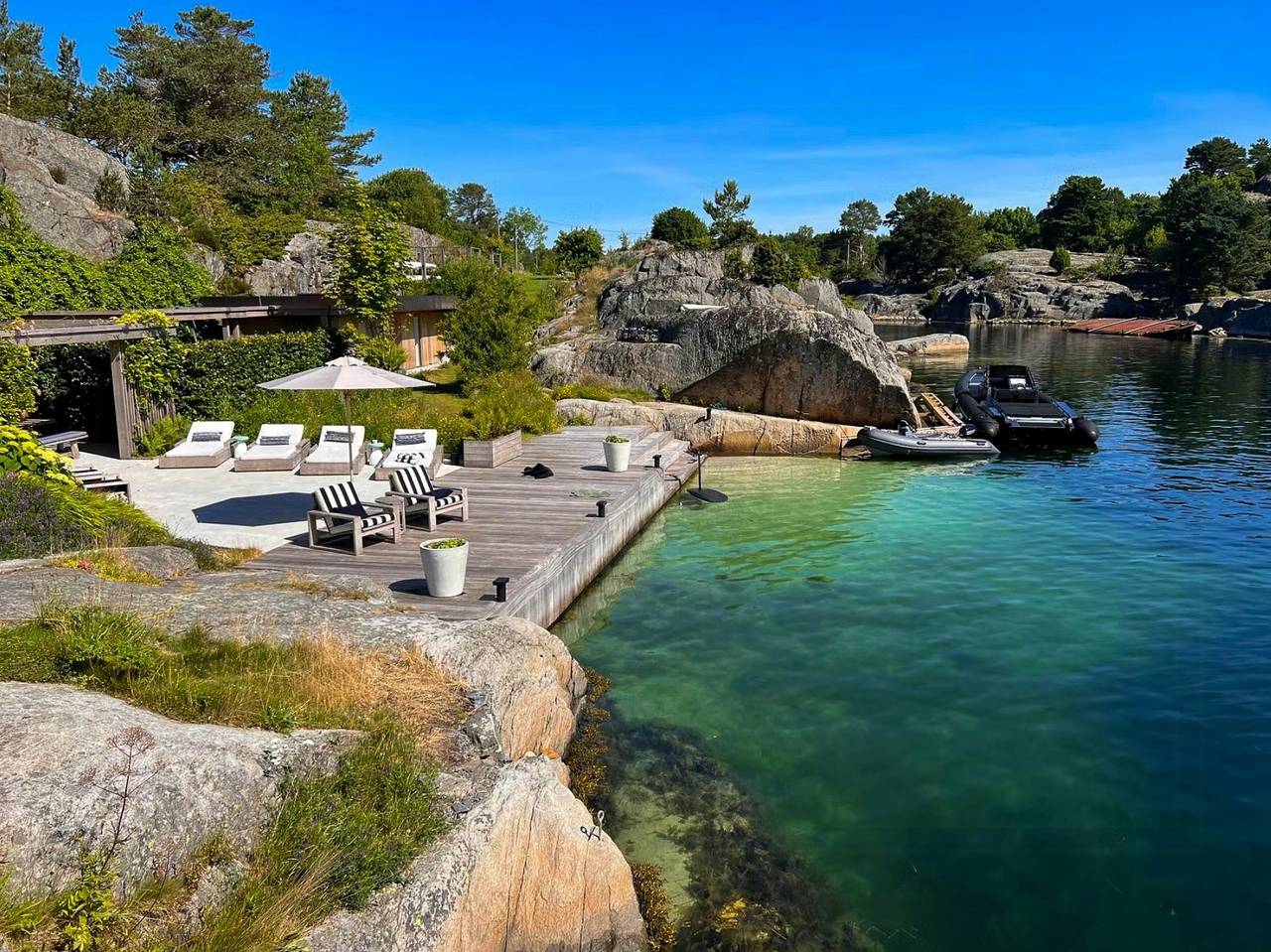 Sørland-hytte med båtbrygge ved Gamle Hellesund in Lillesand 