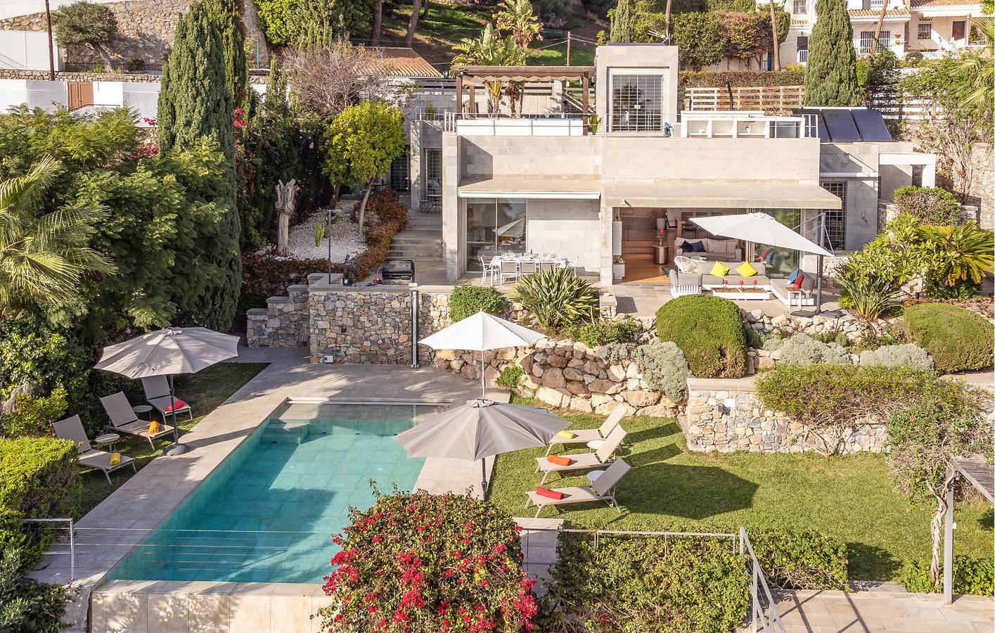 Luxus-Wohnung mit Pool, Terrasse & AC - Nähe Playa Cantarriján (Nudista) in La Herradura, Almuñecar