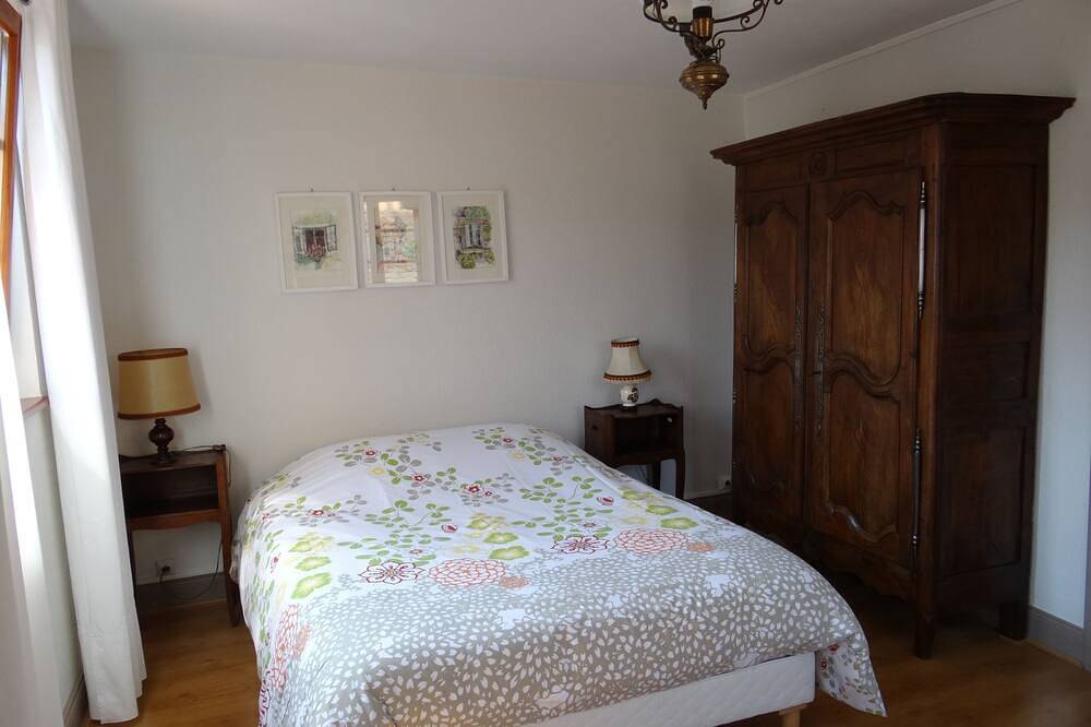 Entire apartment, Spacious air-conditioned gîte for 2 to 4 people in Ribeauvillé, Parc naturel régional des Ballons des Vosges