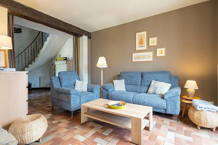 Location de vacances pour 7 personnes, avec Terrasse ainsi que Jardin et Piscine à Vieussan