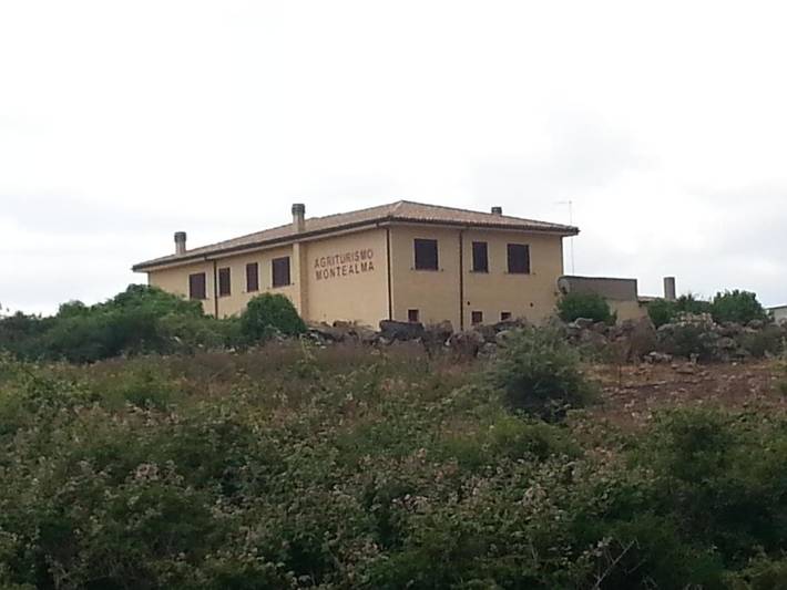 Casa vacanza per 3 persone, con giardino e panorama nonché balcone in Nulvi