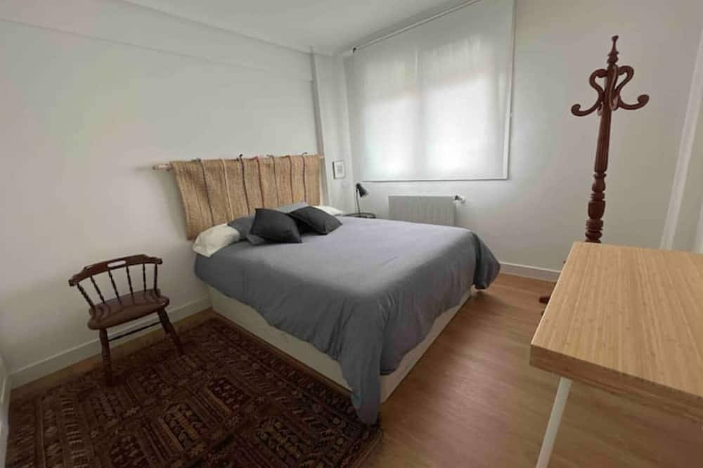 Entire apartment, Apartamento Entero Para 4 Personas en Leioa. Sin Ascensor in Leioa, Bizkaia