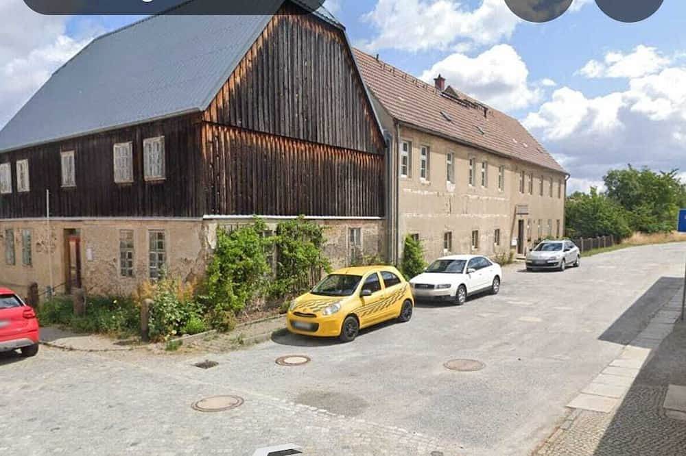 Ganze Wohnung, Gemütlich Ferienwohnung im ersten Obergeschoss, in der Nähe vom Saurierpark. in Bautzen, Oberlausitz-Niederschlesien