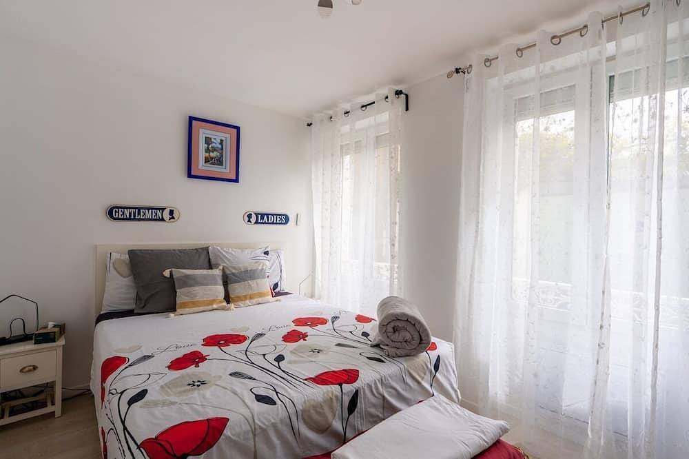 Ganze Wohnung, Apartment-Eigenes Badezimmer in Louvres, Val-d'Oise