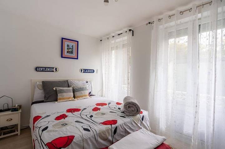 Apartamento entero, Apartamento-Baño privado in Louvres, Valle del Oise