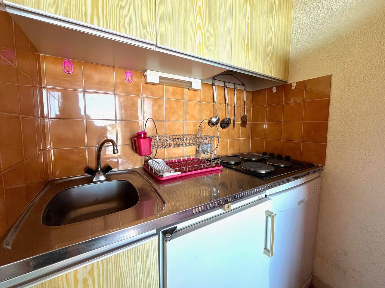 Apartamento entero, Saint-Cyprien - Dúplex 2 habitaciones con terraza y aparcamiento privado, vista al puerto in Saint-Cyprien, Côte d'Améthyste