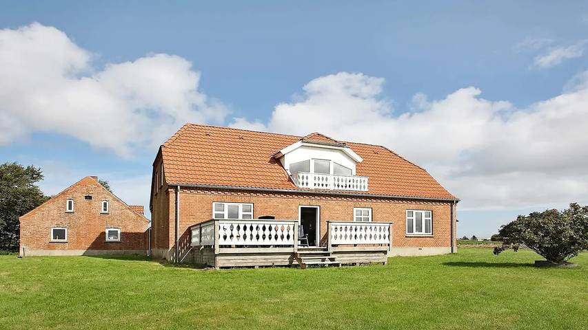 Feriehus for 15 personer, terrasse og badebasseng i tillegg til sauna og jacuzzi, dyr tillatt i Fur