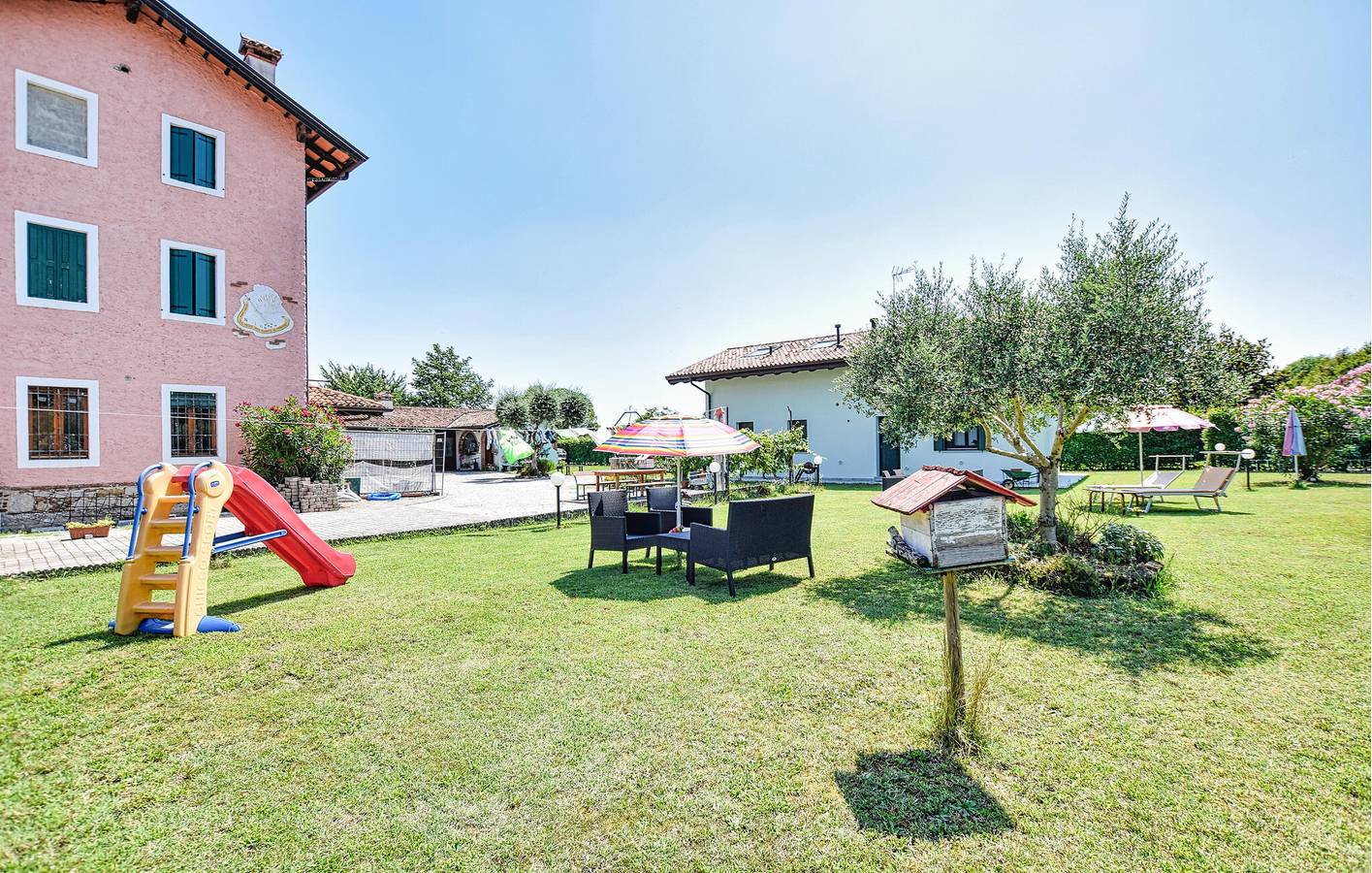 Modern 2BR Apartment with WiFi & Parking, Udine City Center 2km in Udine, Udine Province