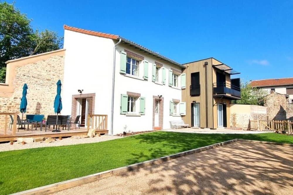 Autrefois-ici, Casa acogedora cerca del centro de la ciudad in Brioude, Alto Loira