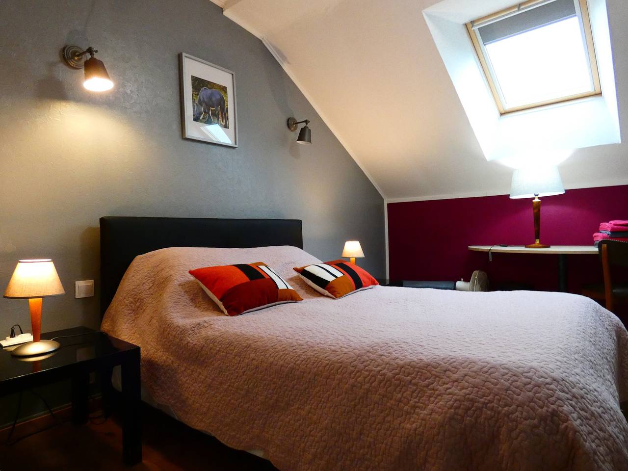 Escapade Paisible: Gîte pour 8 à Saint-Hilaire-sur-Yerre, Jardin Clos, Proche Chateaudun et Chartres in Saint-Hilaire-sur-Yerre, Région de Châteaudun
