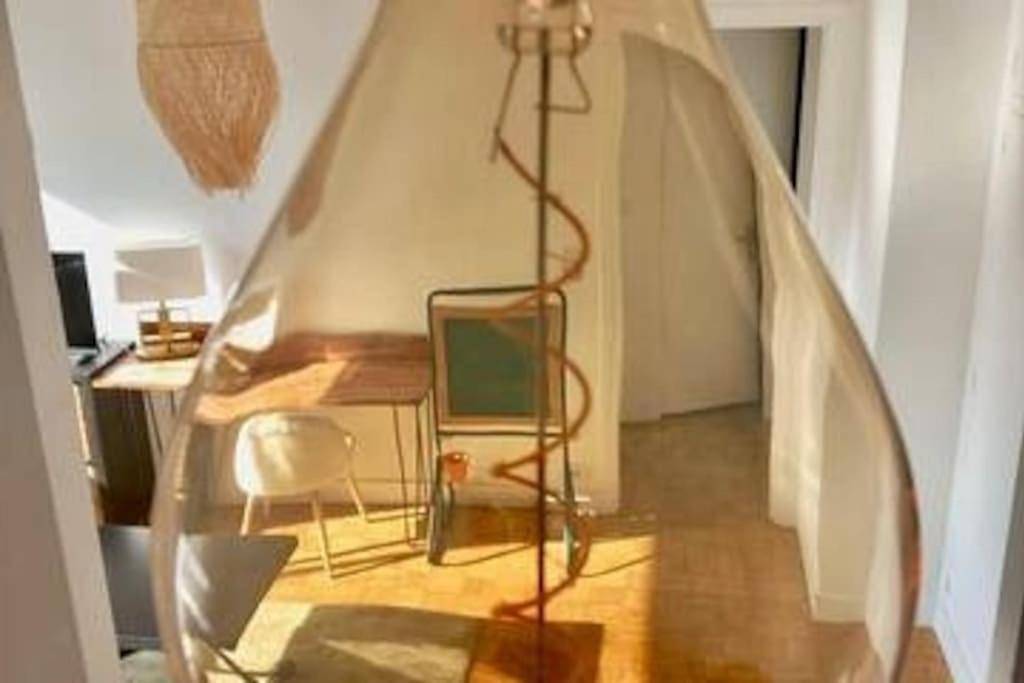 Appartement entier, 2P calme - climatisation - 70m du métro M4 Barbara - 4 pers maximum in Montrouge, Hauts-de-Seine