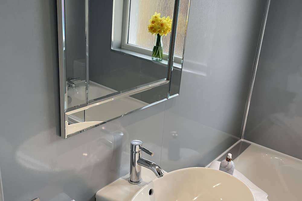 Stunning House Overlooking Nature Reserve in Hayling Island, Havant