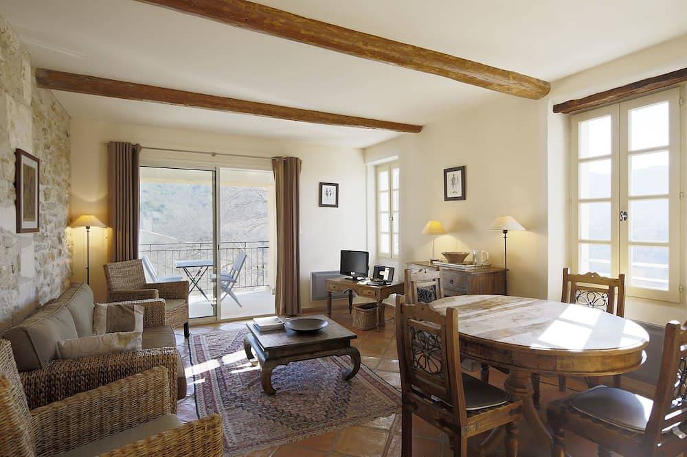 Entire apartment, Le Lieutenant in Cadenet, Parc naturel régional du Luberon