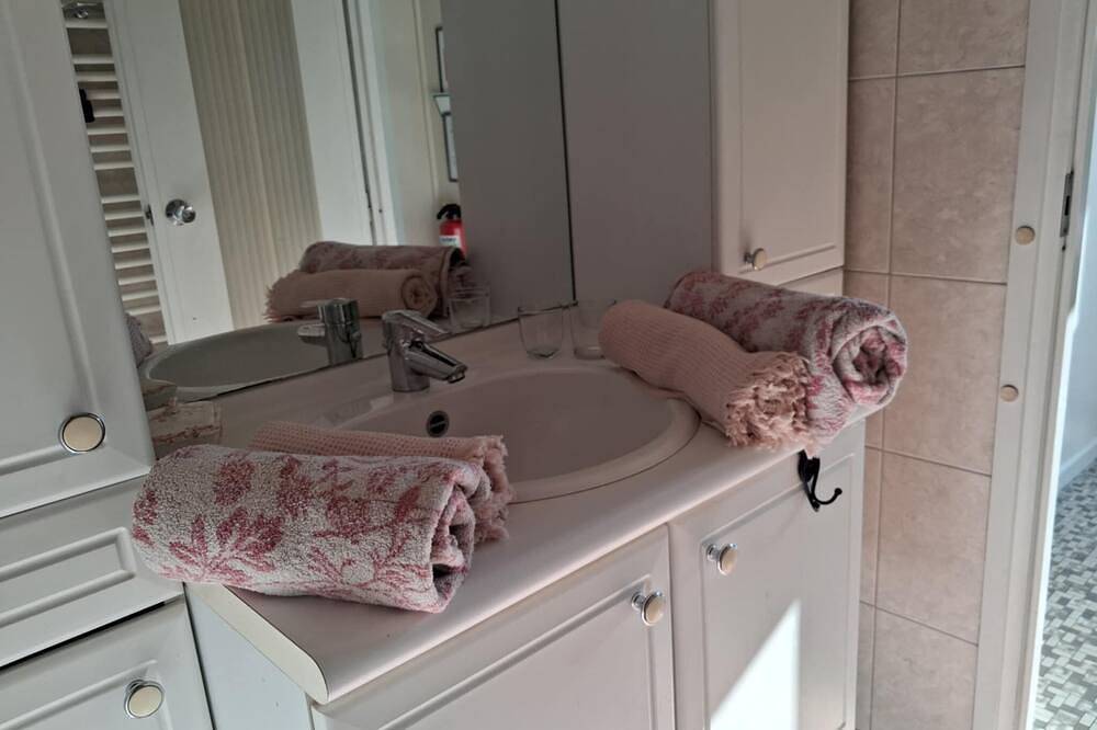 Charming bed & breakfast in enchanting Malmedy with Wifi and free parking. in Malmedy, Nature park Hautes Fagnes