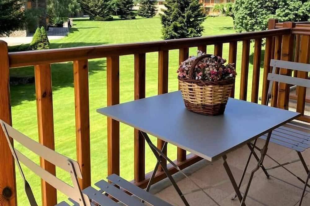 Entire apartment, Puigcerda Iii - Three Bedroom Apartment, Sleeps 6 in Puigcerdà, Cerdanya