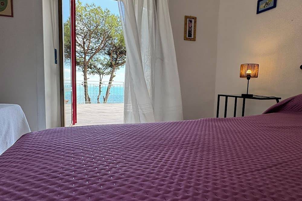 Luxury House Marinadalbori, Terrazzo Privato a 10 Metri dal Mare in Amalfi Coast in Vietri sul Mare, Amalfi Coast