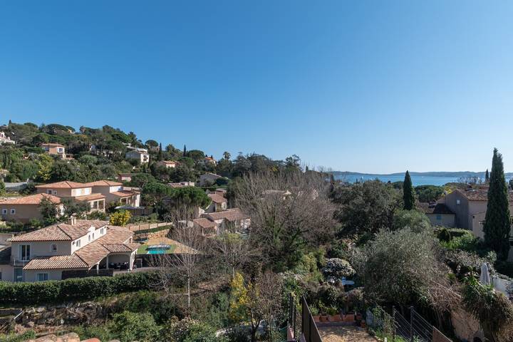 Ferienhaus für 6 Personen, mit Balkon und Garten