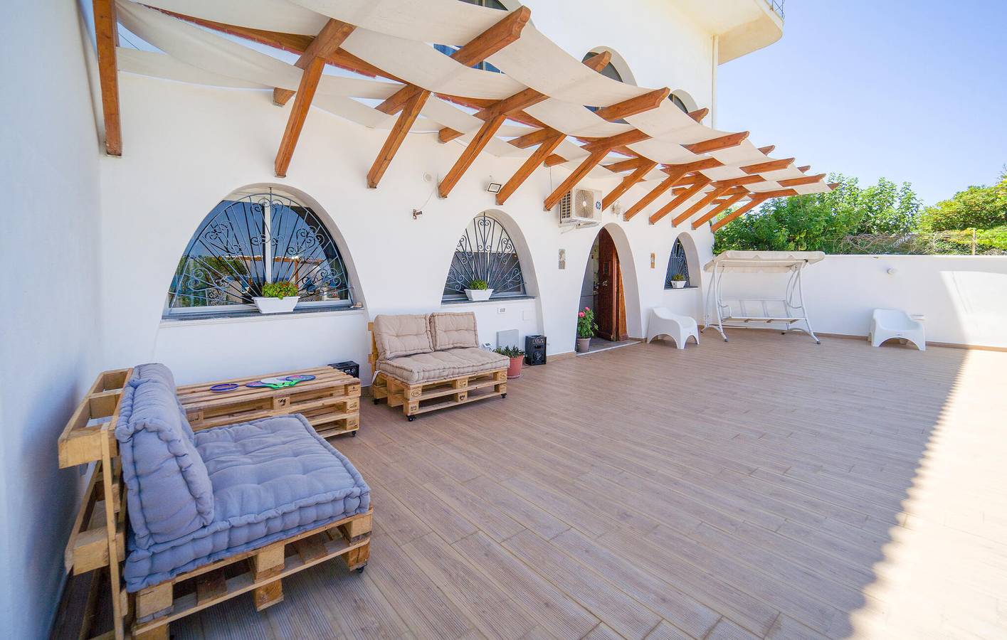 Geheel vakantieappartement, Appartement met zeezicht, WiFi, AC & Parkeerplaats, 100m naar El Pam Pam Strand in Trappeto, Provincie Palermo