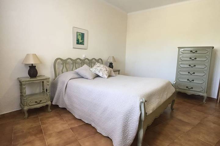 Apartamento inteiro, Apartamento Jardim Popular com Piscina! Perto da praia, marina e centro da cidade in São Sebastião, São Gonçalo de Lagos