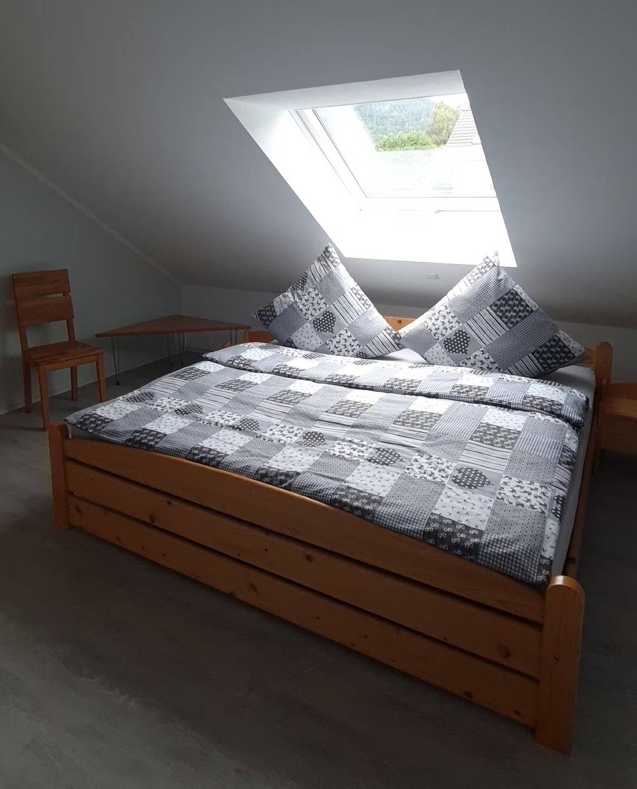 Entire apartment, Apartment 'Merkurblick Loffenau' with Private Terrace and Wi-Fi in Loffenau, Northern Black Forest