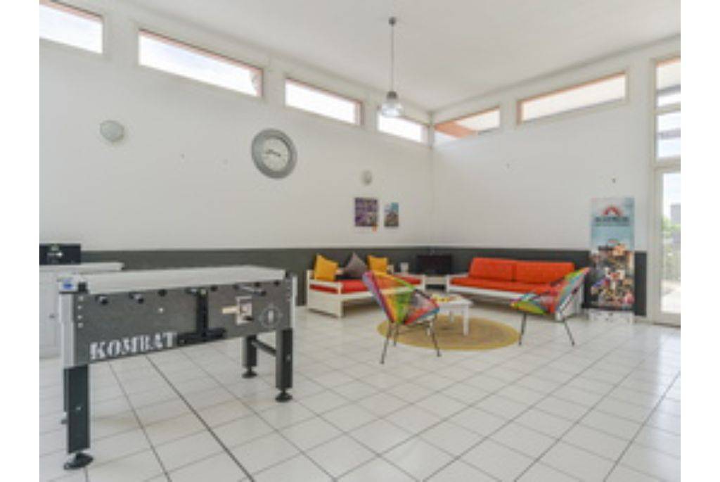 Appartement entier, Sun Hols Les Rives du Lac M3P6 in Saint-Saturnin-lès-Avignon, Vaucluse