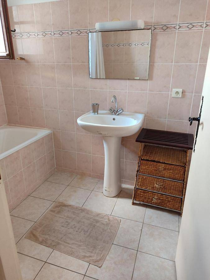 Gîte pour 2 personnes à Pinet (homonymie) - 3