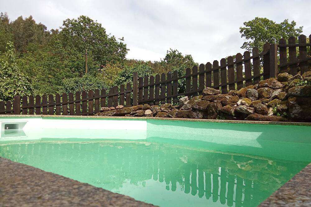 Ninho do Corvo da Urgueira in Macieira de Alcoba, Préstimo e Macieira de Alcoba