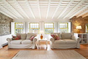 Casa rural para 12 personas, con piscina además de vistas y jardín, Familias con niños en Arcos de Valdevez