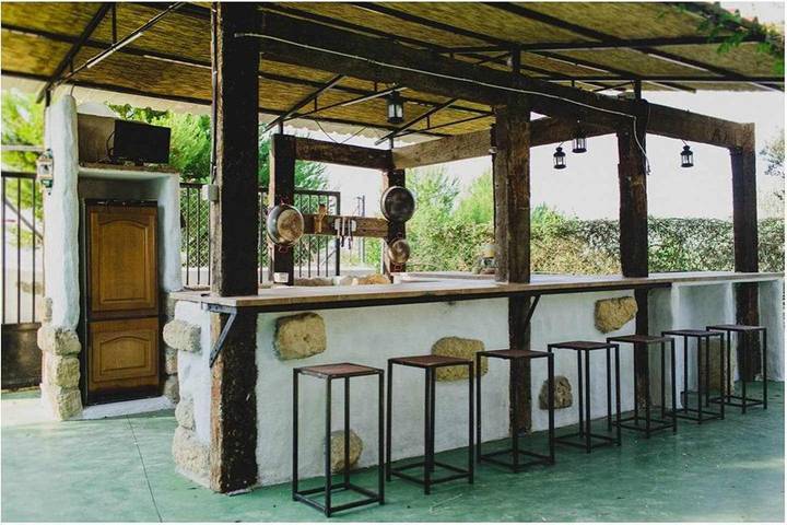 Casa rural para 12 personas, con Balcón y Jacuzzi además de Terraza y Piscina en Trasmulas - 2