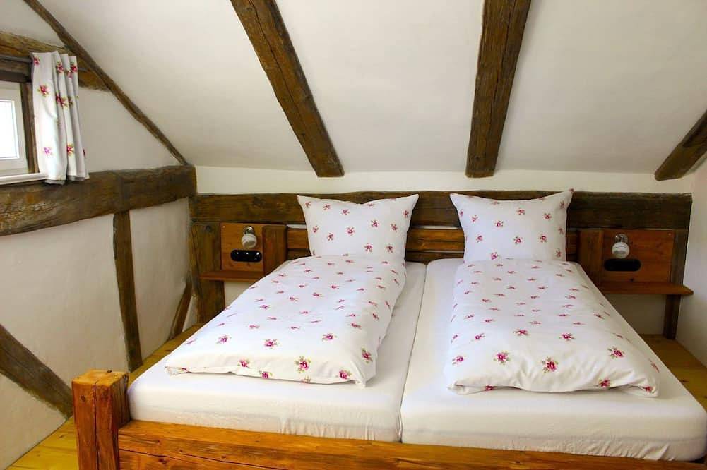 Ganze Wohnung, Denkmalgeschutztes Jurahaus Obergeschoss in Dietfurt, Altmühltal