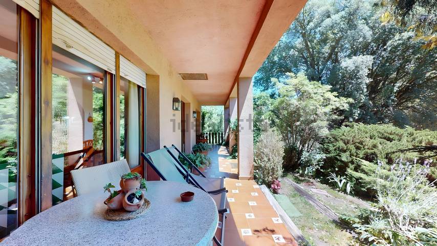 Chalet 'De Prades' avec vue sur la montagne, terrasse privée et Wi-Fi in Prades (Espagne), Baix Camp