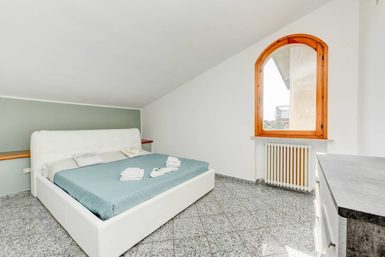 Appartement entier, My Garda Holiday Home Peschiera 1 in Peschiera del Garda, Montagnes autour du lac de Garde