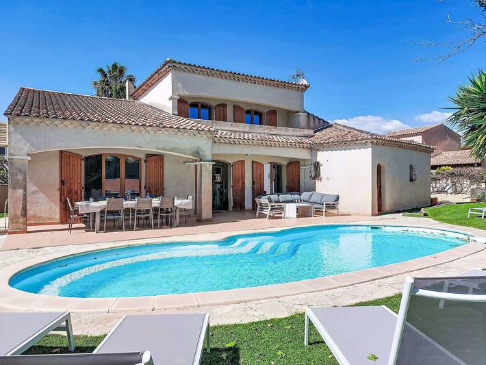 Villa pour 8 personnes, avec jardin à Saint-Cyr-sur-Mer